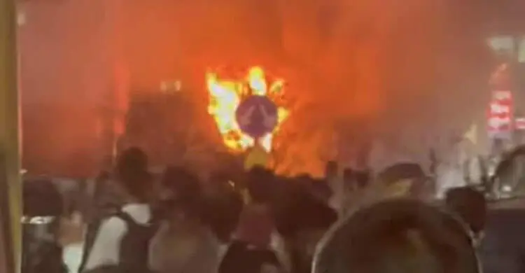 ধারাবাহিক অগ্নিকান্ডের ঘটনা, আবারও রাজধানীর ধোলাইপারে বাসে আগুন